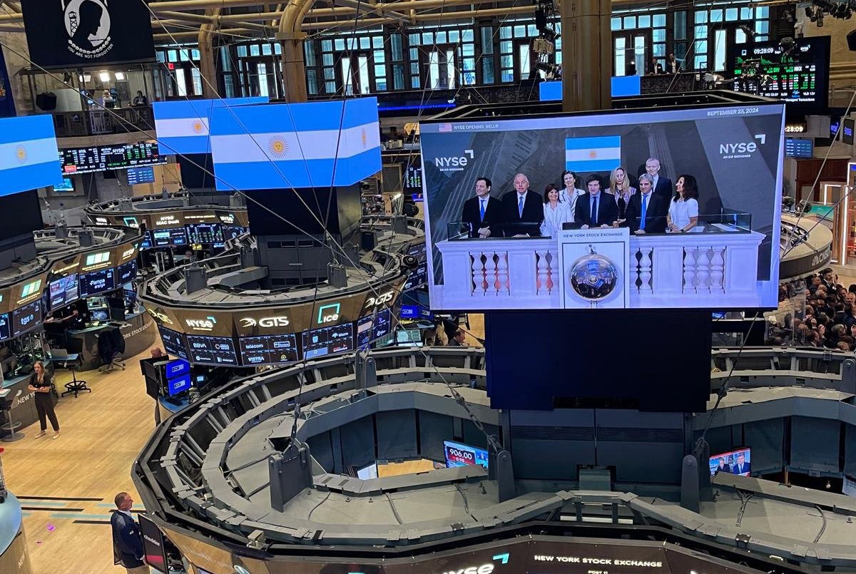 Los mercados la empiezan a "ver" en la Argentina y el riesgo país cayó a su menor nivel en cinco años | Política y economía