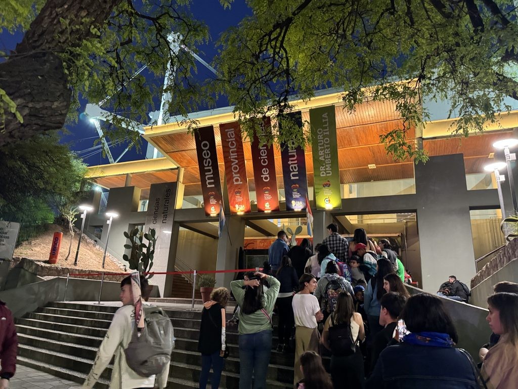 Arte bajo las estrellas: Con gran asistencia de público, se realizó una nueva “Noche de los Museos” | Córdoba