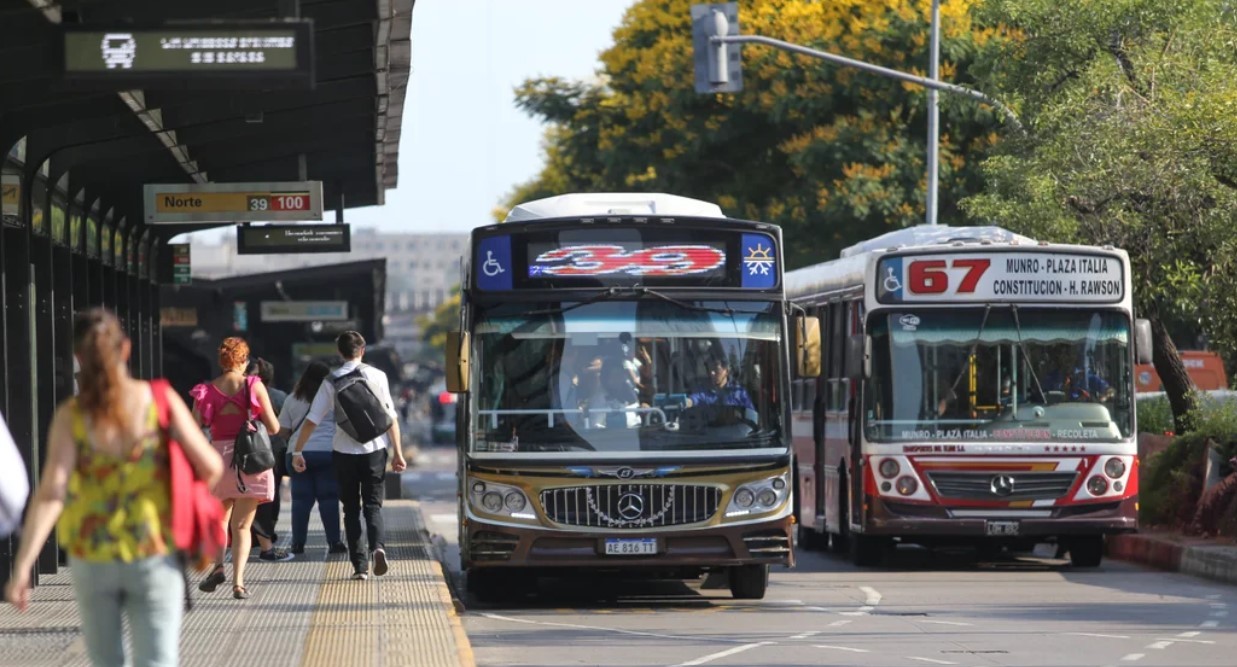El Gobierno se reúne con la UTA para intentar desactivar el paro de colectivos de mañana | Política y economía