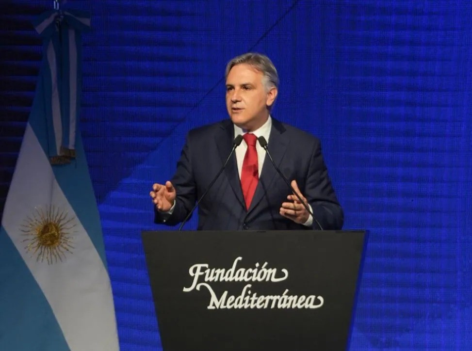 Llaryora reiteró su pedido de bajar las retenciones y una nueva ley de biocombustibles en el aniversario de la Fundación Mediterránea | Córdoba