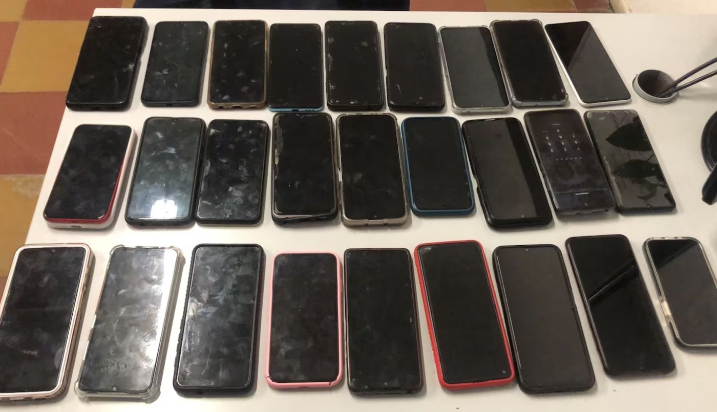 Detuvieron a una mujer con 27 celulares en su auto en Jesús María | Córdoba