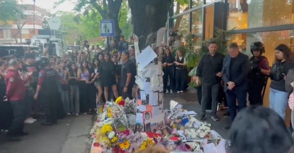 El padre de Liam Payne se despidió del memorial de su hijo | Espectáculos