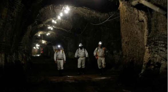 Quedan atrapados bajo tierra 4 mil mineros ilegales en Sudáfrica; el rescate se retrasa por las lluvias | Internacionales