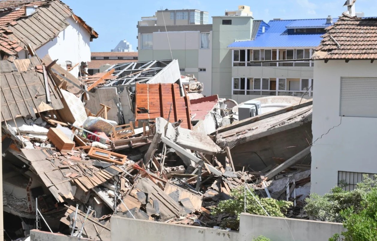 Continúan las pericias de los celulares hallados entre los escombros del derrumbe de Villa Gesell | Actualidad