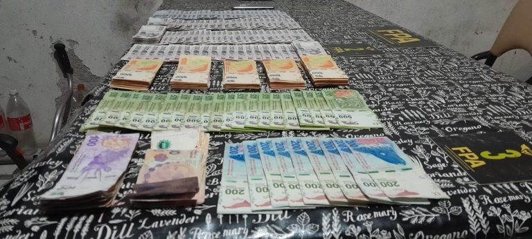 Detuvieron a tres personas y secuestraron estupefacientes durante allanamientos en El Arañado | Córdoba