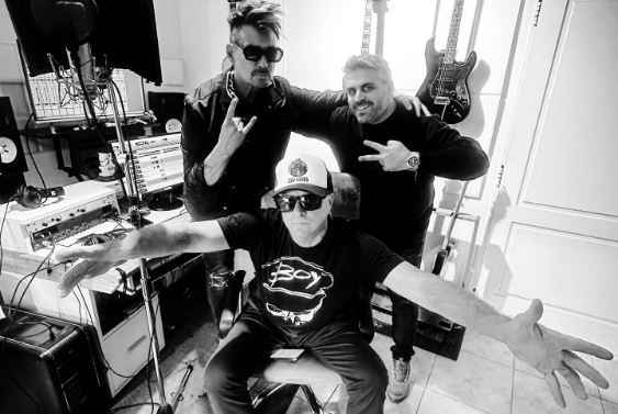 El influencer Exequiel Sand firmó contrato con Luciano “El Tirri”  y “Ronnie” King para grabar su nuevo disco en Los Ángeles | Espectáculos