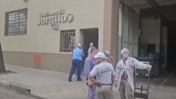 Se incendió la fábrica de alfajores Jorgito | Actualidad