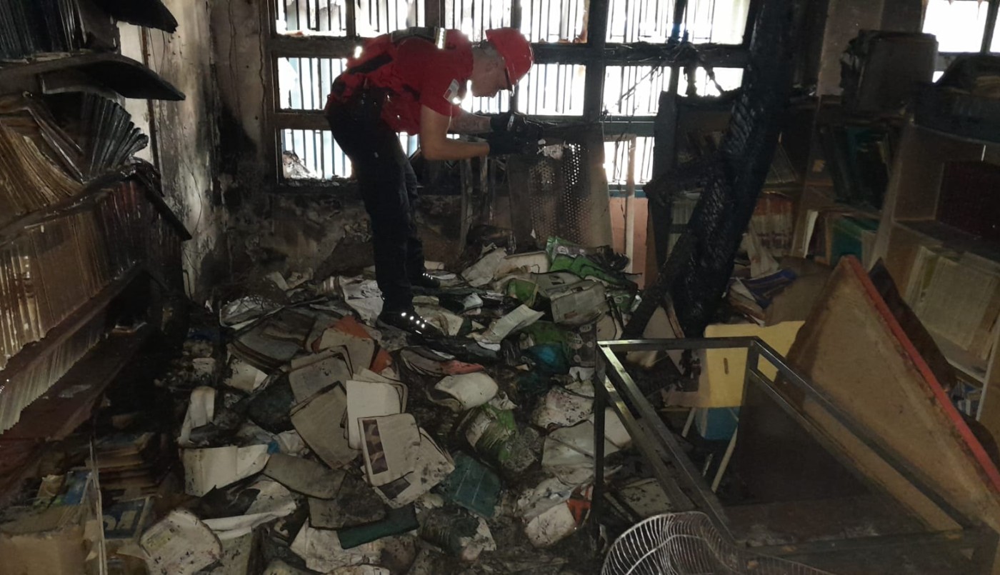 Se prendió fuego la biblioteca de un colegio en barrio Los Boulevares: perdieron todos los libros | Córdoba