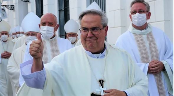 El arzobispo de Córdoba advirtió que la nueva política de medicamentos del PAMI es una "eutanasia encubierta" | Política y economía