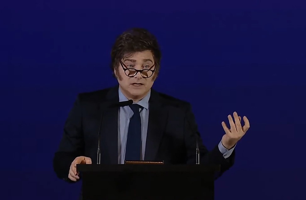 Milei defendió su programa económico y reiteró que lo que se viene es "más motosierra" | Política y economía