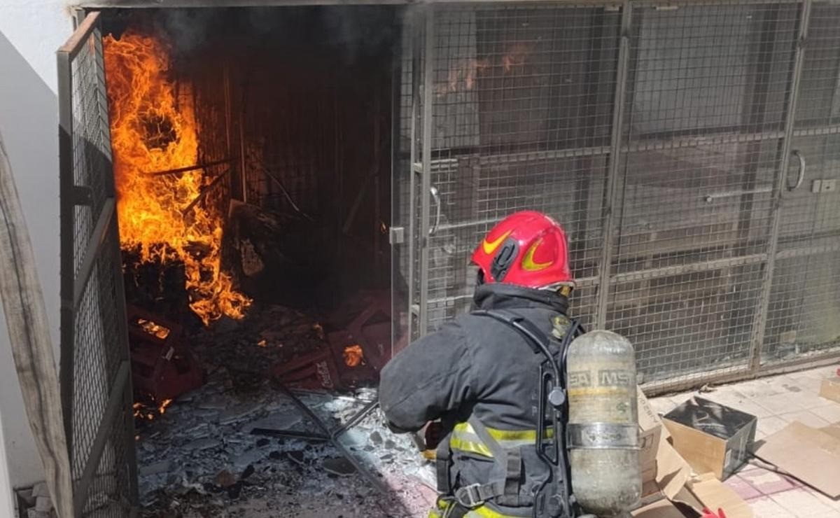 Un supermercado se prendió fuego en barrio Alberdi: provocó un caos en el tránsito | Córdoba