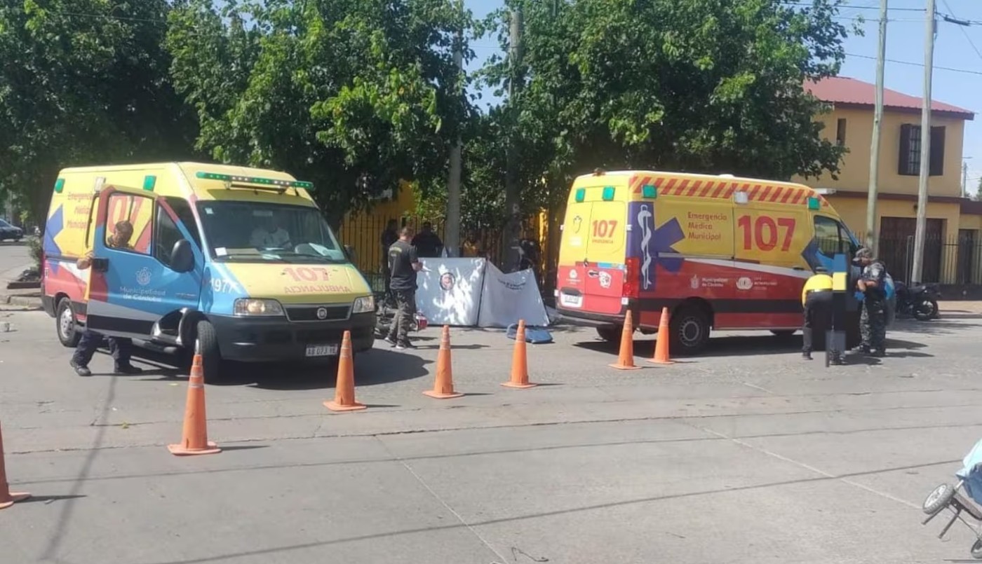 Córdoba: un joven murió en un choque de motos y un ladrón robó un celular en la escena | Córdoba