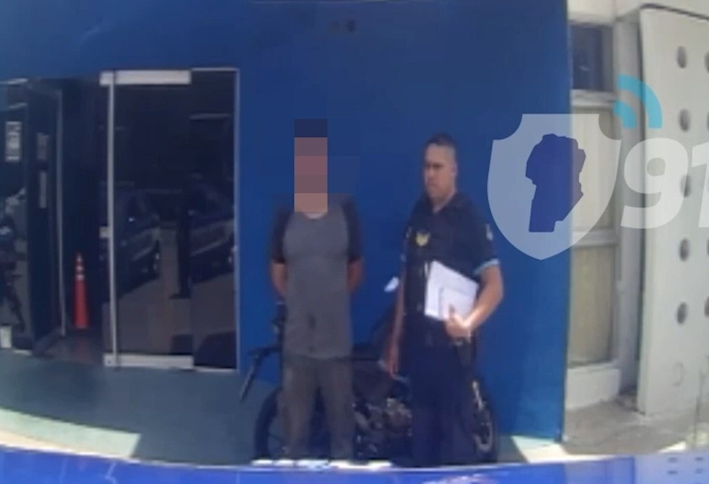 Detuvieron a un hombre de 46 años que exhibía sus genitales en distintos colegios de la ciudad | Córdoba