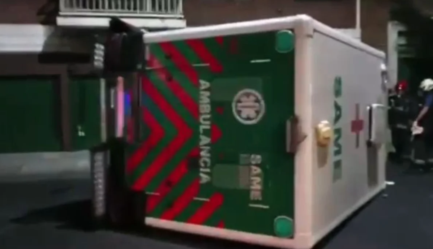 Volcó una ambulancia en San Cristóbal: cuatro heridos | Actualidad