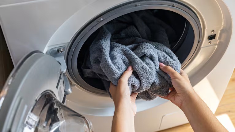 Una mujer murió tras recibir una descarga eléctrica mientras usaba un lavarropas, en Traslasierra | Córdoba