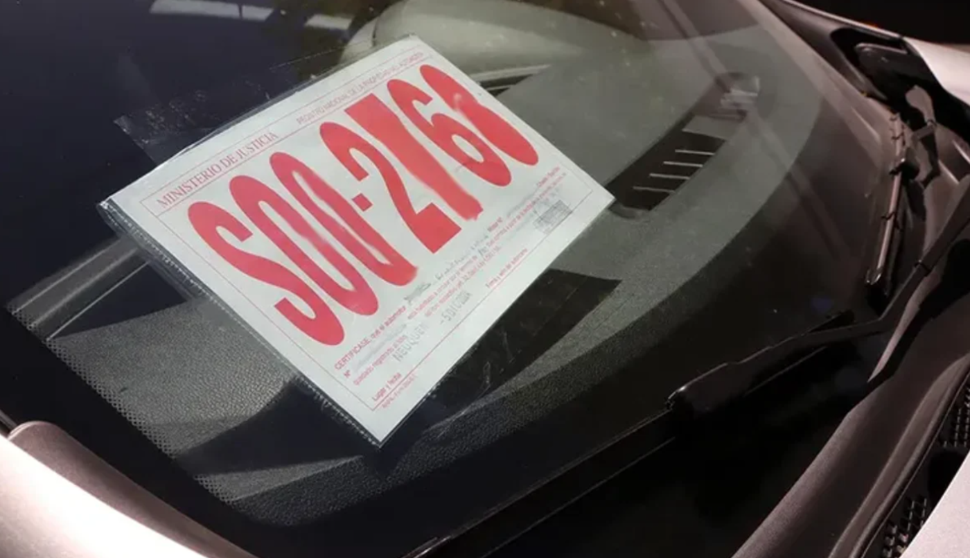 La decisión del gobierno de Javier Milei para los que no tienen chapa patente y tienen que viajar al exterior | Actualidad