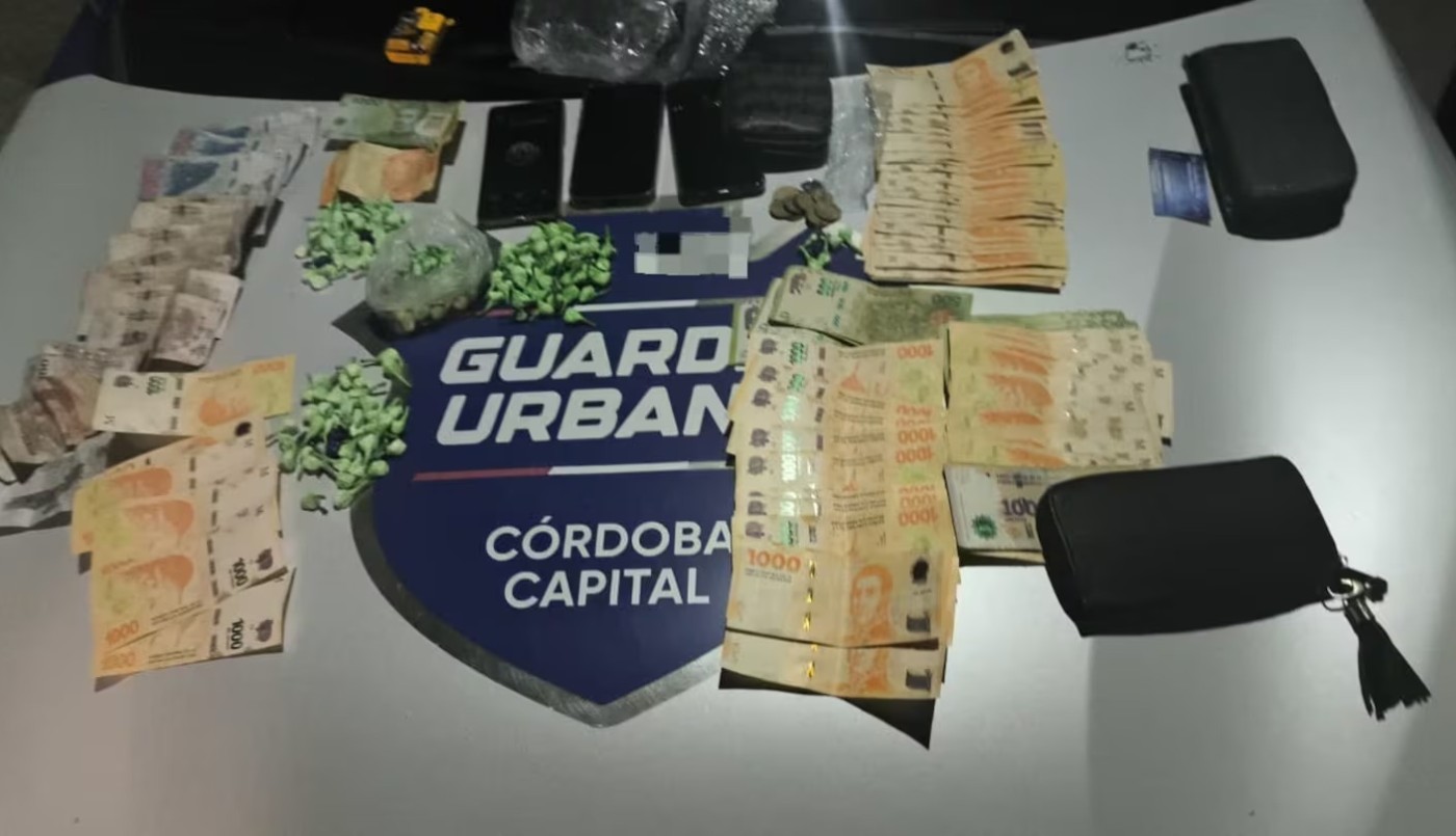 Detuvieron a dos jóvenes que transportaban cocaína: uno dijo ser empleado municipal | Córdoba