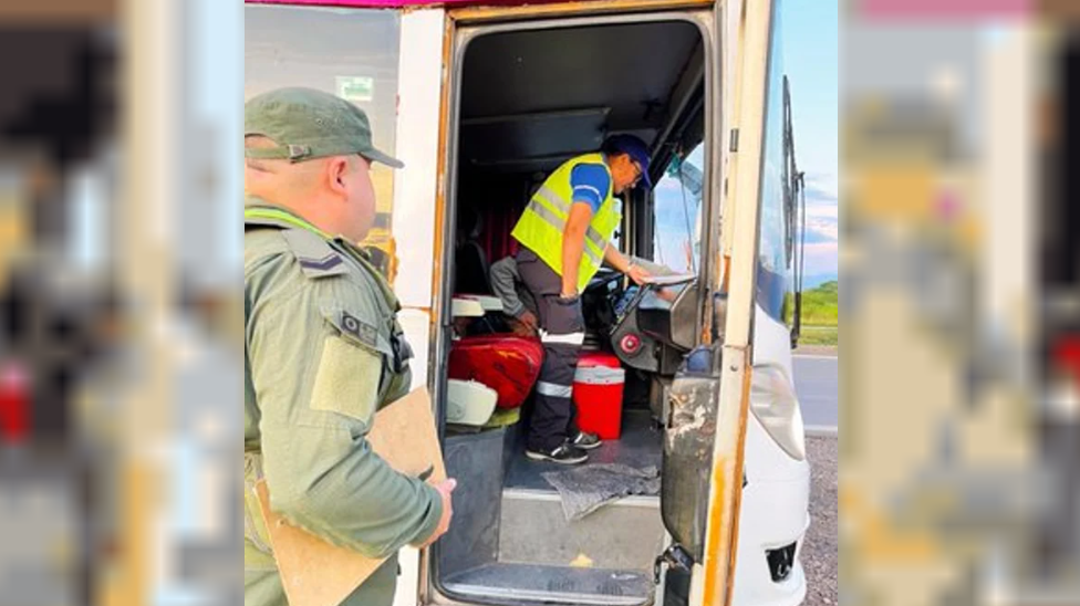Detuvieron a un micro que transportaba menores sin documentación con destino a Salta | Actualidad