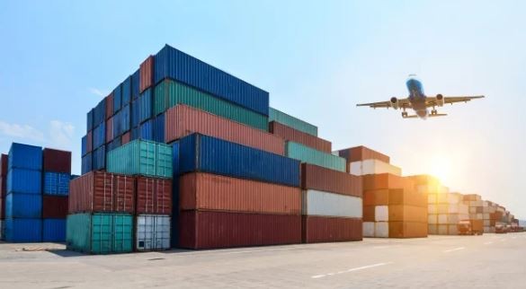 El intercambio comercial argentino aumentó 30,2% interanual en diciembre, según el Indec | Política y economía