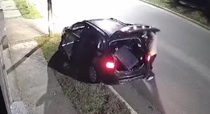 Cuatro ladrones rompieron el vidrio de un local en Salsipuedes y lo desvalijaron en cuestión de segundos | Córdoba