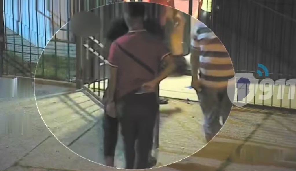 Un hombre amenazó con dos armas en una fiesta, lo vieron por las cámaras y quedó detenido | Córdoba