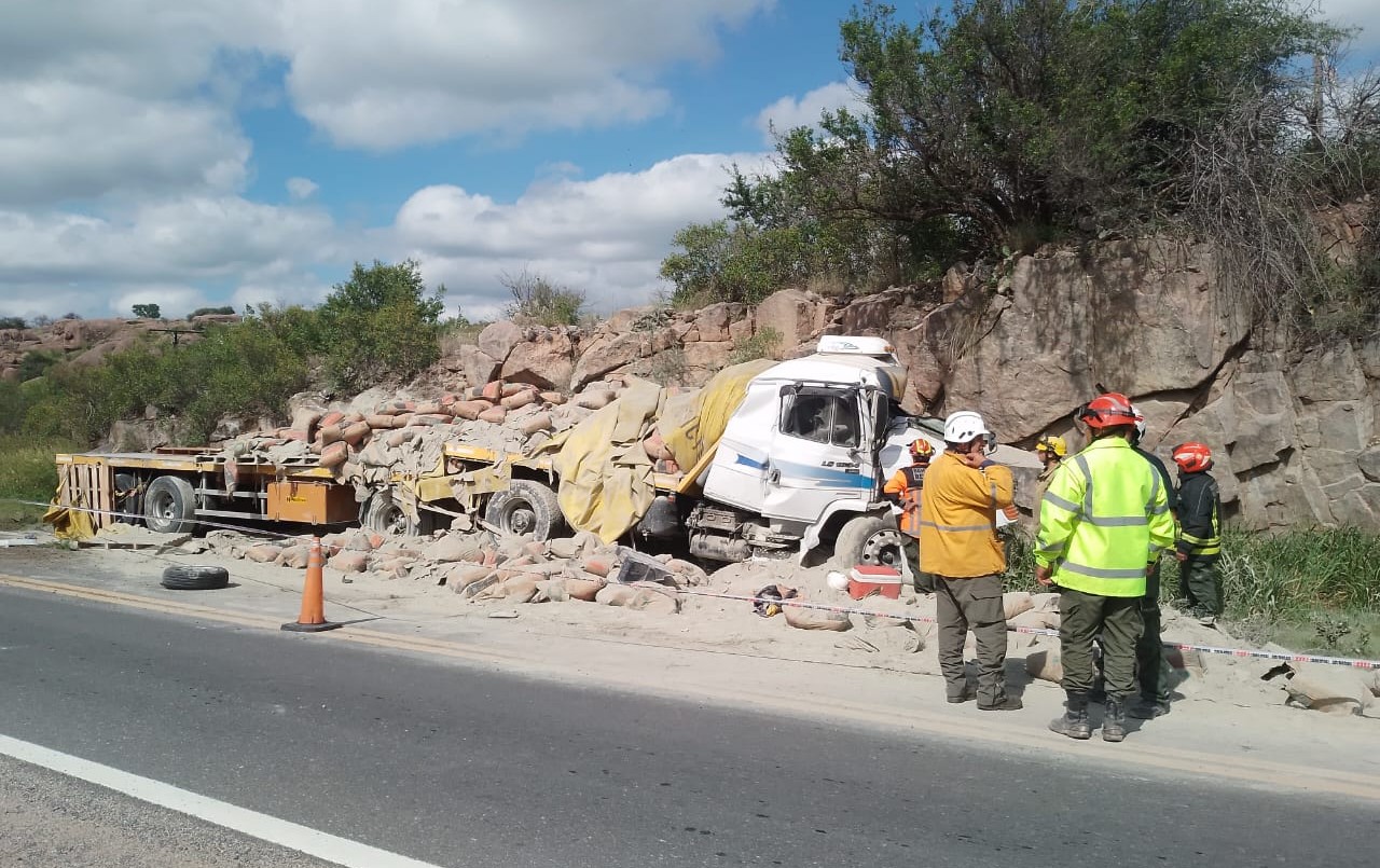Un camionero murió en un trágico siniestro en Capilla del Monte | Córdoba