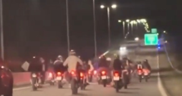 Un grupo de motociclistas se adueñó de la ruta 20: evadieron un control y tiraron los conos | Córdoba