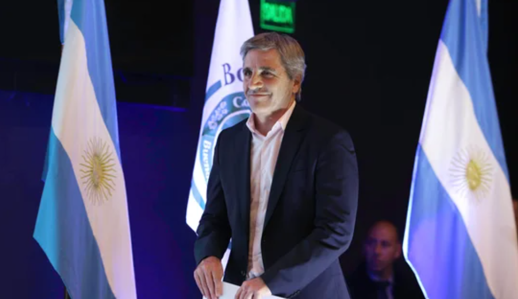 Arranca una nueva etapa del plan económico: bajan el ritmo de devaluación mensual | Política y economía