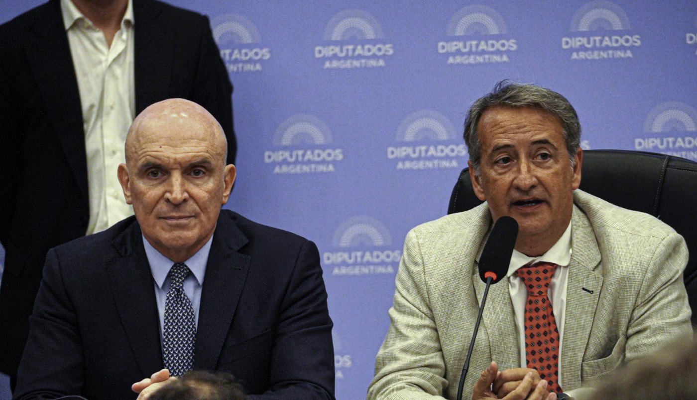 Con la ayuda de gobernadores peronistas, el Gobierno consigue dictamen para suspender las PASO | Política y economía