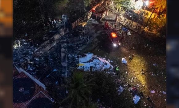 Brasil: un avión bimotor cayó sobre una transitada avenida en Sao Paulo e impactó en un autobús | Internacionales