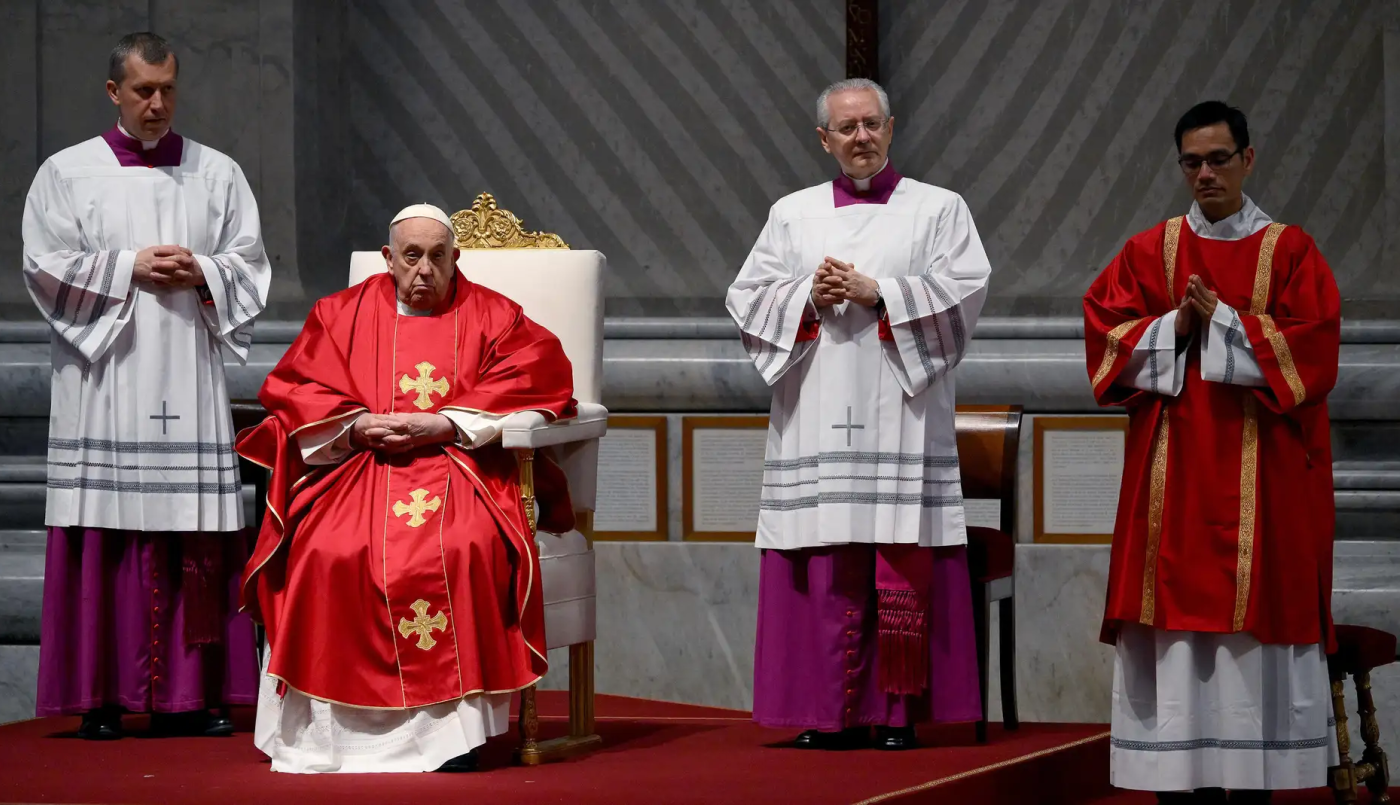 El papa Francisco interrumpió su homilía por dificultades para respirar | Internacionales