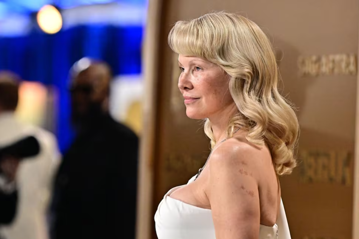 A cara lavada y con nuevo peinado: Pamela Anderson en los SAG Awards 2025 | Espectáculos