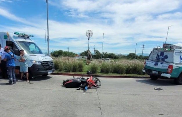 Accidente en Poeta Lugones: una motociclista resultó herida | Córdoba