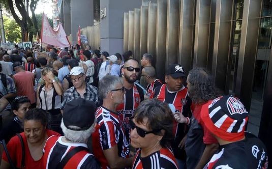 El Gobierno advirtió que quienes generen "disturbios" en la marcha de jubilados no podrán entrar a las canchas | Política y economía