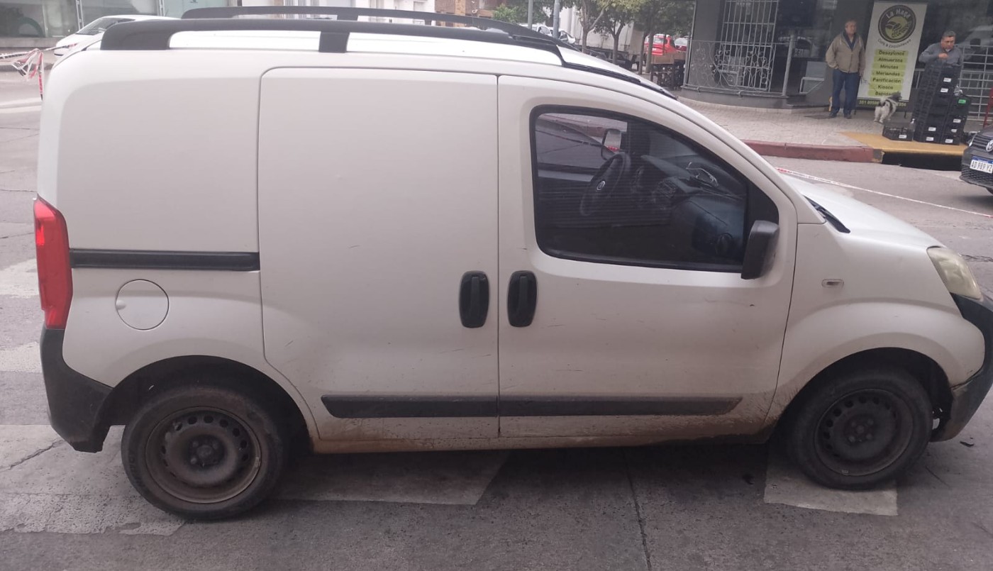 Arresto de dos hombres con inhibidor y auto relacionado a delitos en barrio San Martín | Córdoba