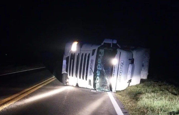 Volcó un camión en Ruta 7: un herido | Córdoba