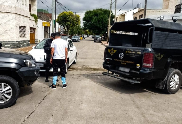 FPA detuvo a un hombre y secuestró drogas en barrio Zumarán | Córdoba