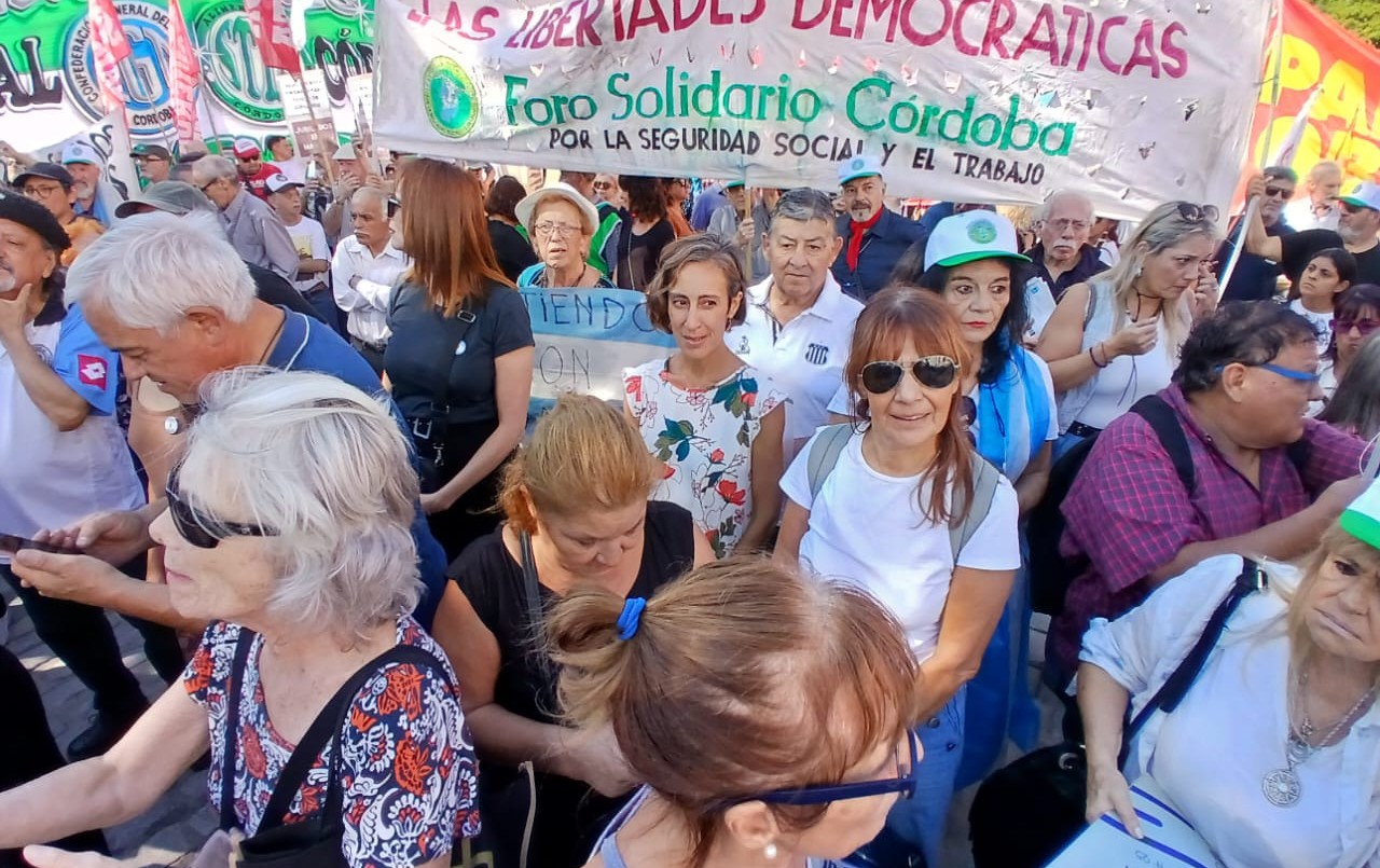Marcha de jubilados en Córdoba: organizaciones locales acompañan en el reclamo | Córdoba