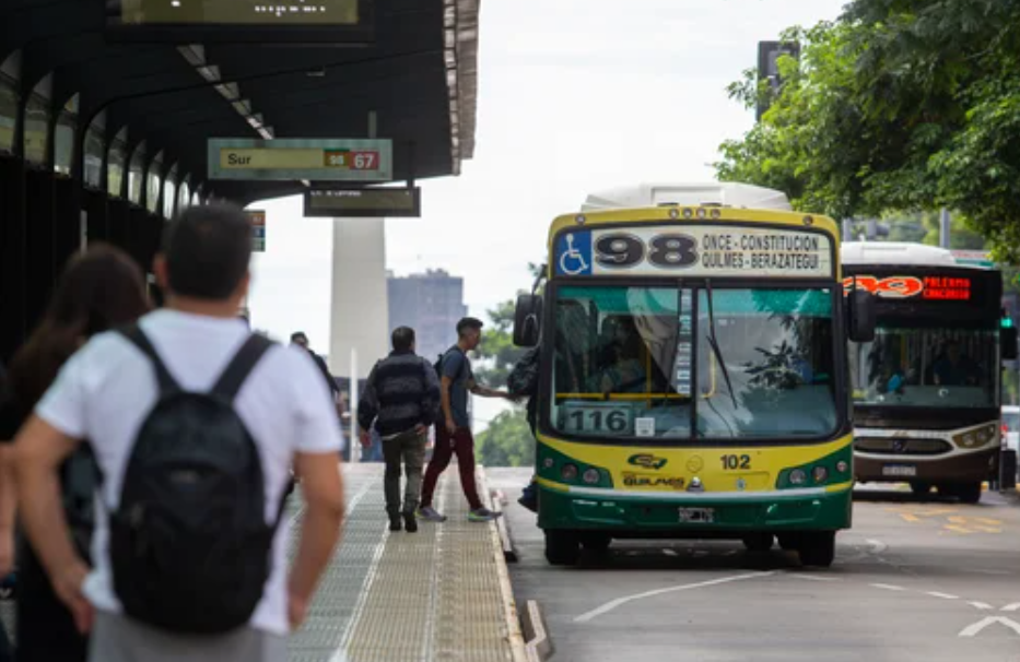 Confirmaron la adhesión de los colectiveros al paro general de la CGT | Política y economía