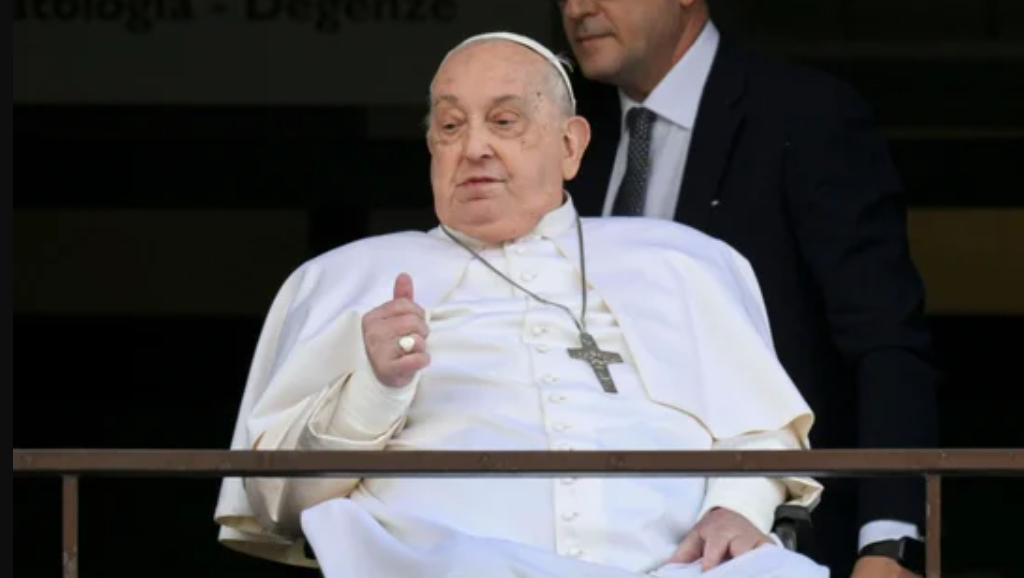 "Tuvimos que elegir entre parar y dejarlo ir o forzarlo y probar", la confesión del médico del Papa | Actualidad