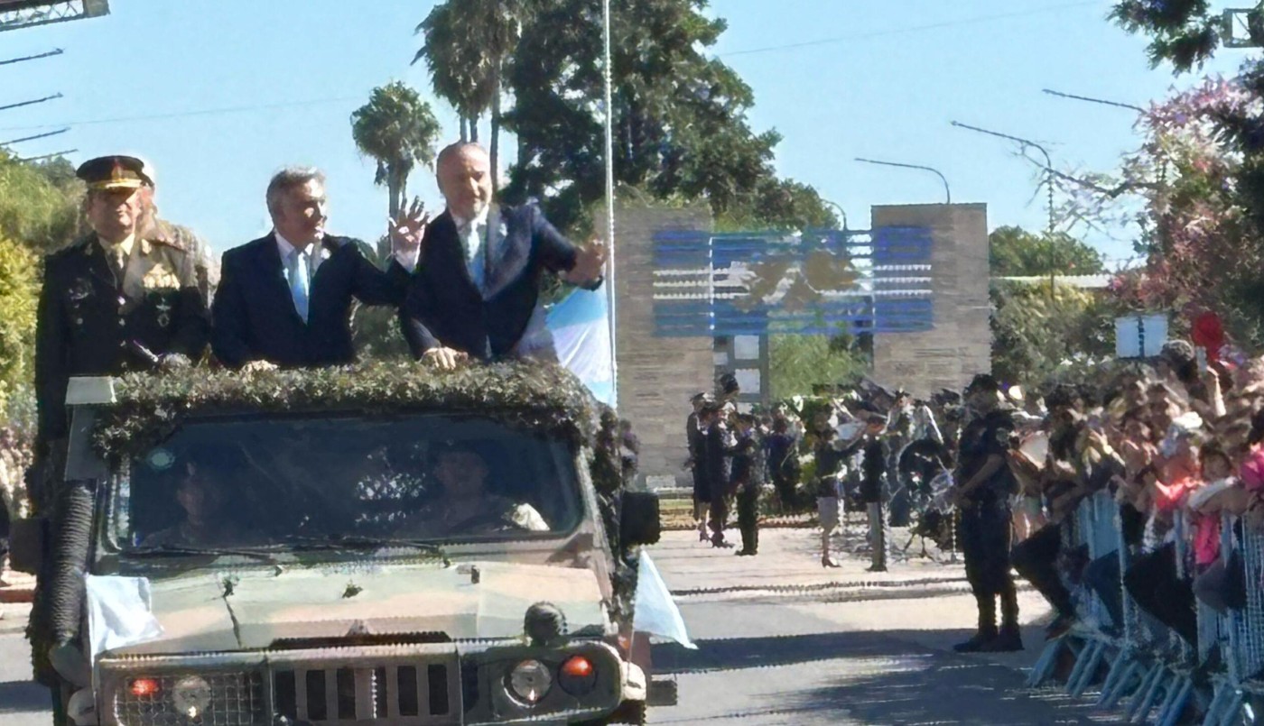 Llaryora encabezó en Villa María el acto por el Día de los Caídos y Veteranos de Malvinas | Córdoba