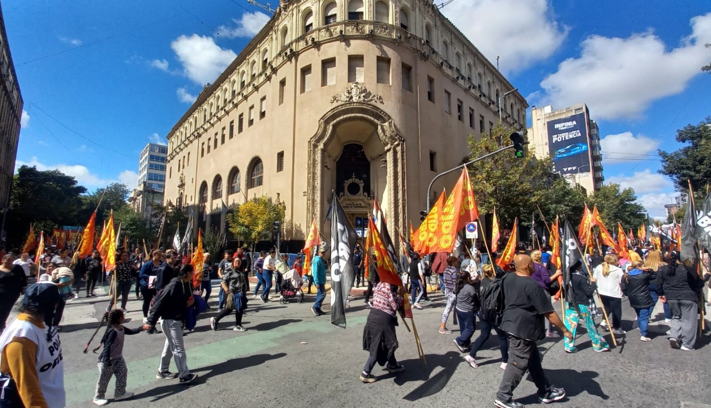 Marcha en el centro de Córdoba: miércoles congestionado y con demoras en el tránsito | Córdoba