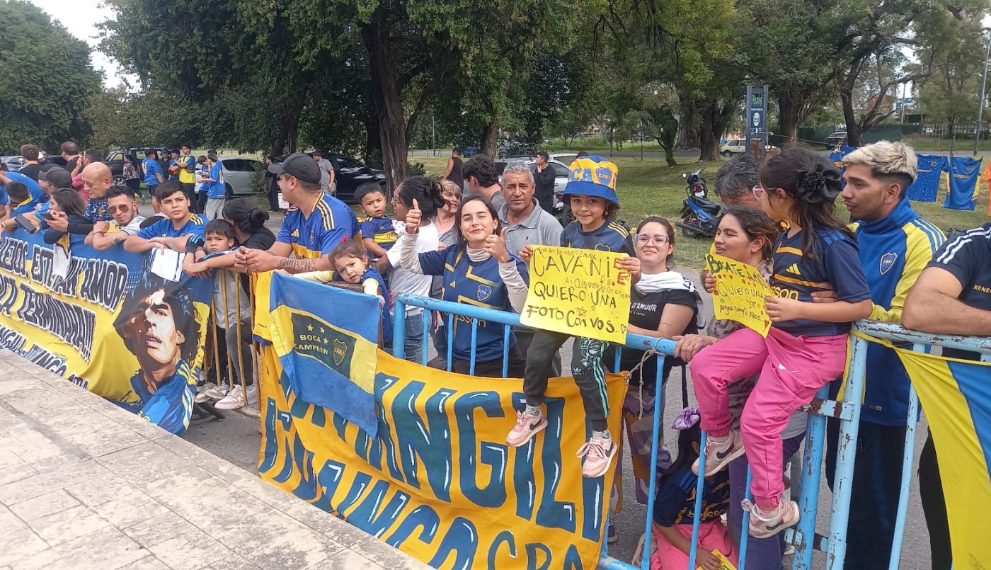 Boca llegó a Córdoba: locura de los hinchas por los jugadores | Deportes