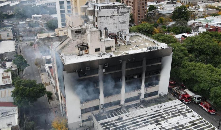 Incendio en sede del Apross en Córdoba genera sospechas y detenciones por estafas | Córdoba