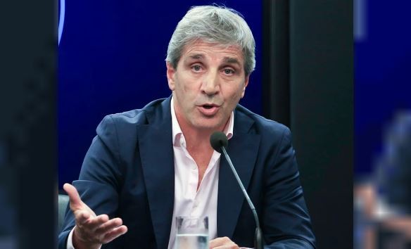 Con el dólar en baja, Luis Caputo exigió disculpas a quienes hablaban de devaluación | Política y economía