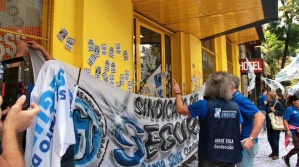 Una compañía de seguros cerró, dejó 200 empleados en la calle y 350 mil clientes en el limbo | Actualidad