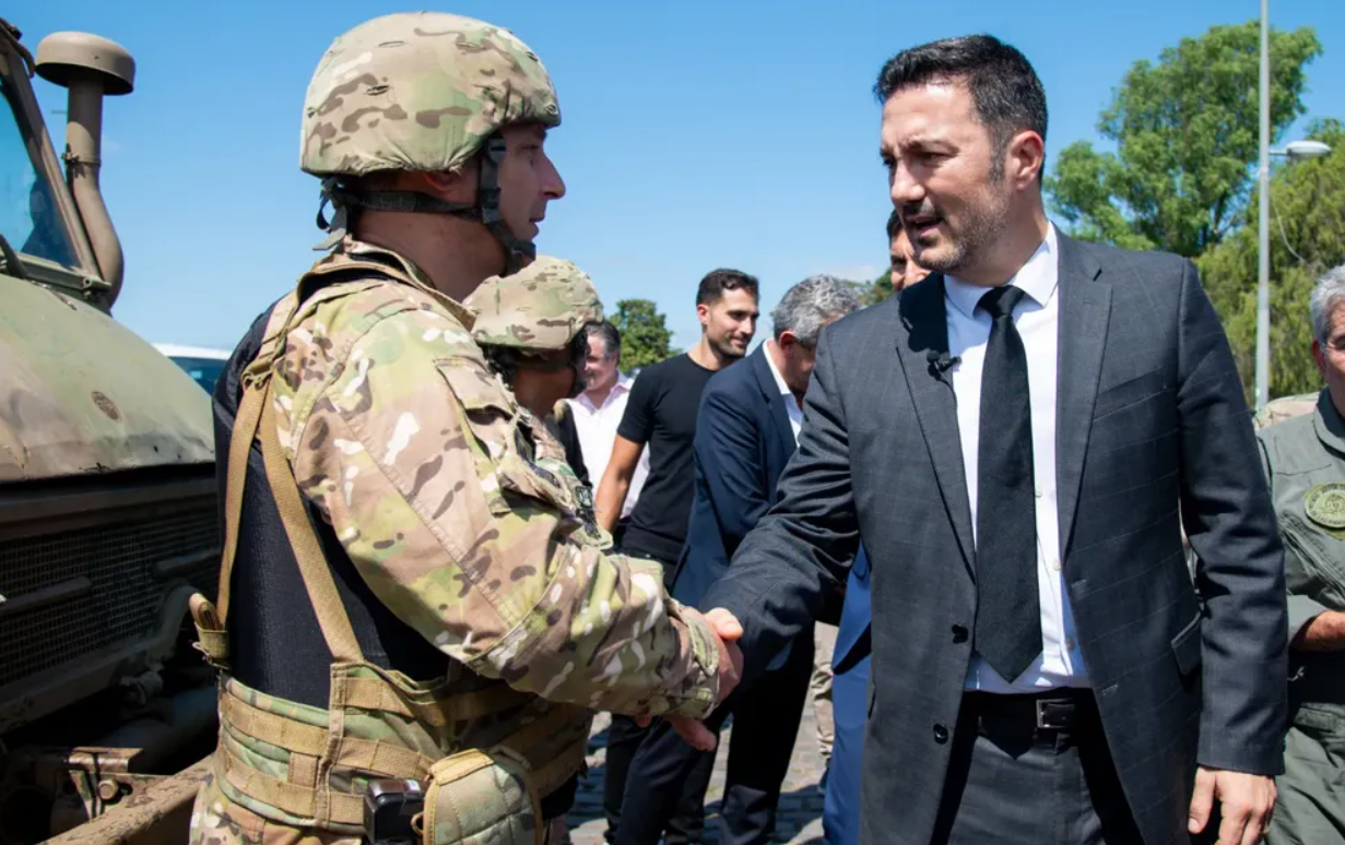 "No violamos la Ley de Seguridad Interior": Luis Petri, tras autorizar a militares a detener civiles | Política y economía