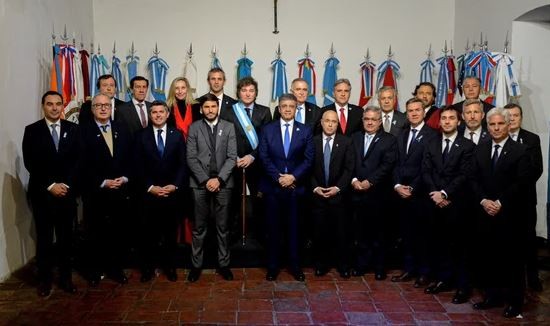 Nación y provincias tuvieron durante 2024 superávit fiscal al mismo tiempo por primera vez en casi 20 años | Política y economía