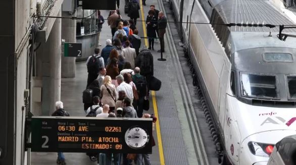 Se normalizan los servicios ferroviarios en España después del robo de cables | Internacionales