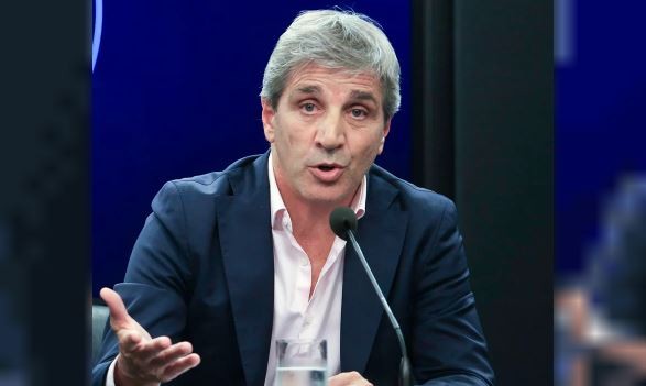 Caputo: “El modelo de seguir pagando salarios miserables se terminó” | Política y economía